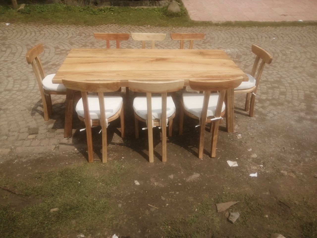Dining 8
