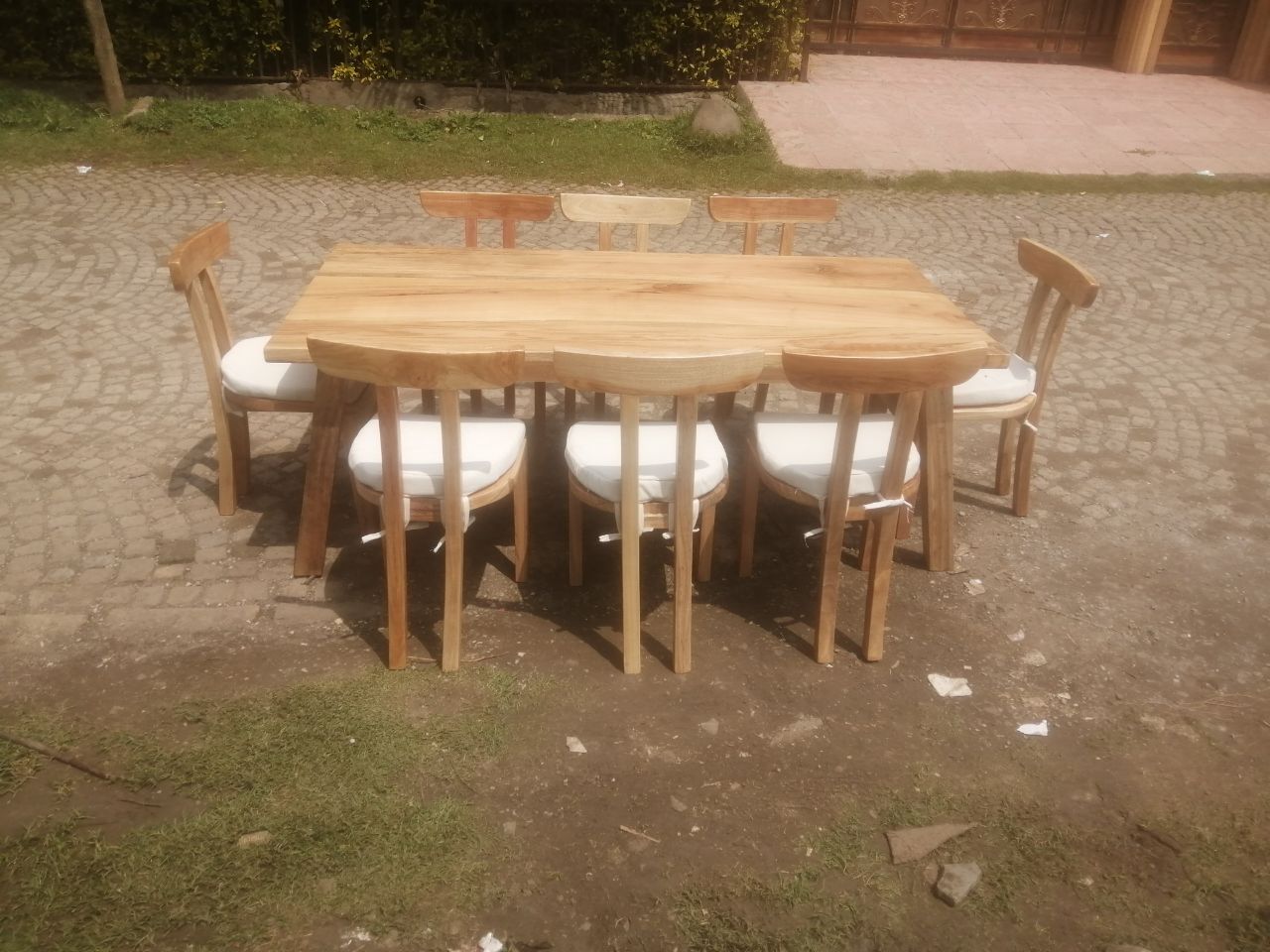 Dining 8